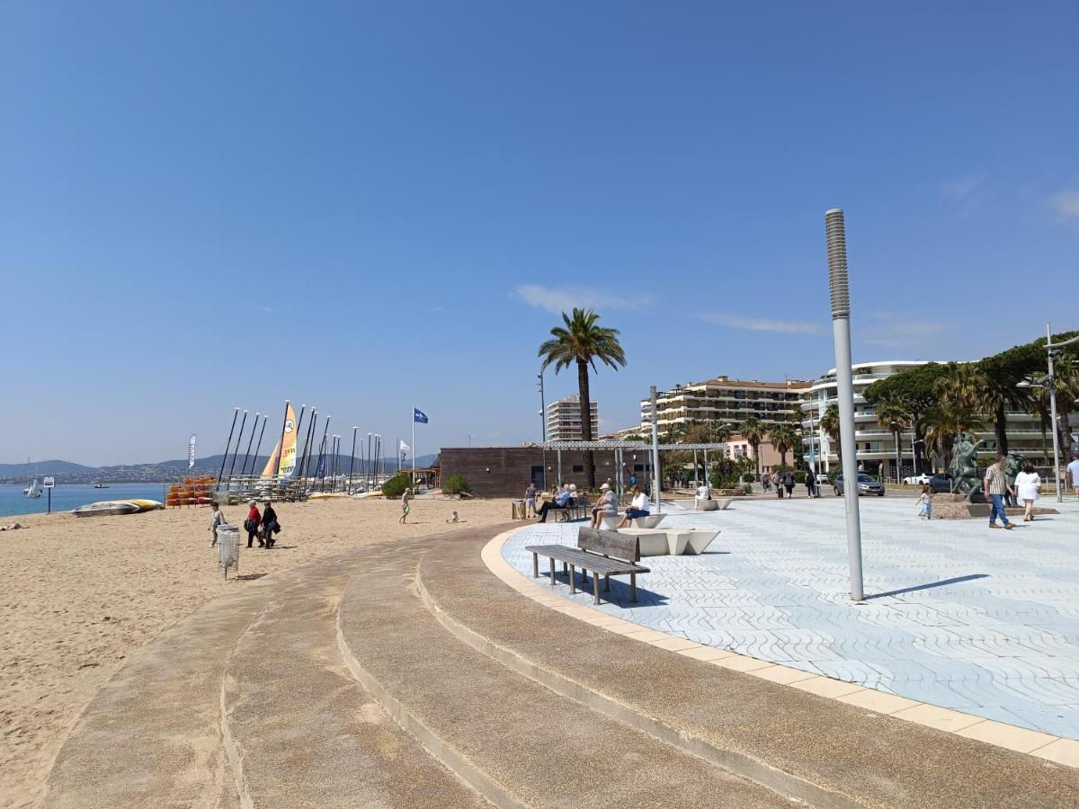 Appartement A 50 Metres De La Plage Frejus Exterior photo